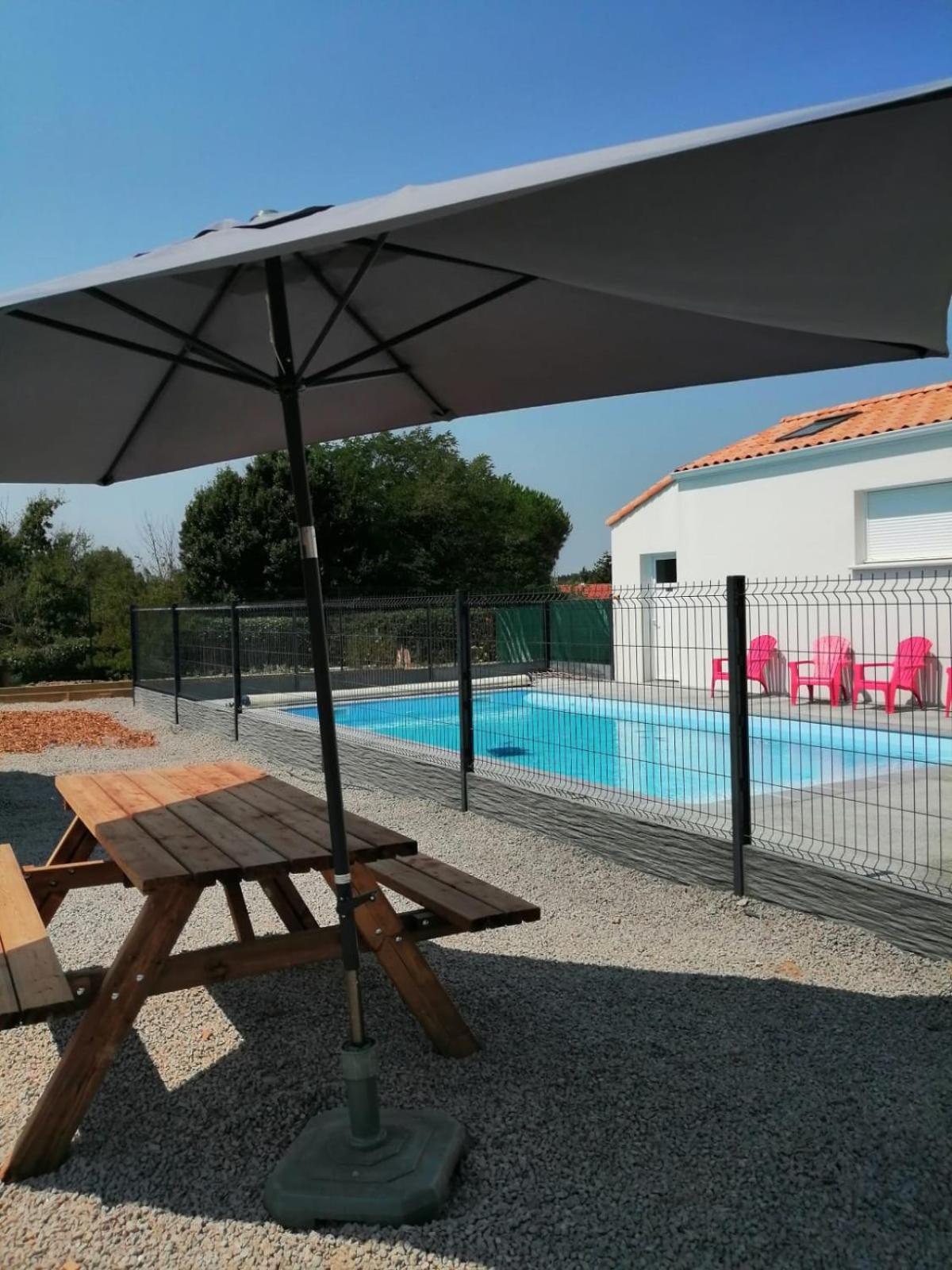 Au Logis Des Muriers Vairé Exterior photo